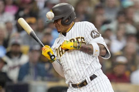 Padres slugger Machado headed to injured list with fractured left hand